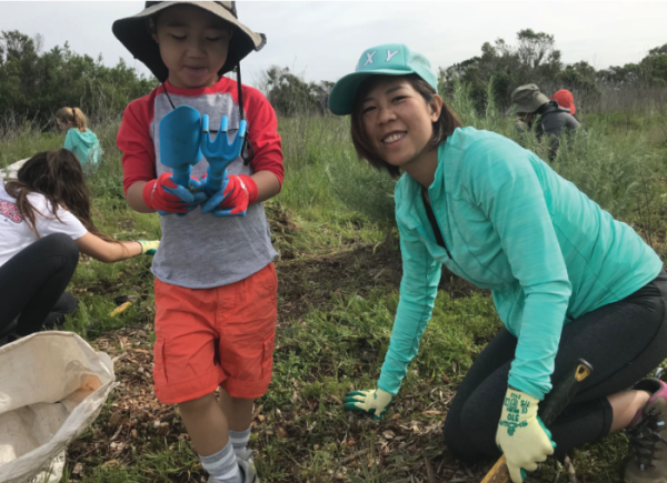 Save The Bay volunteers